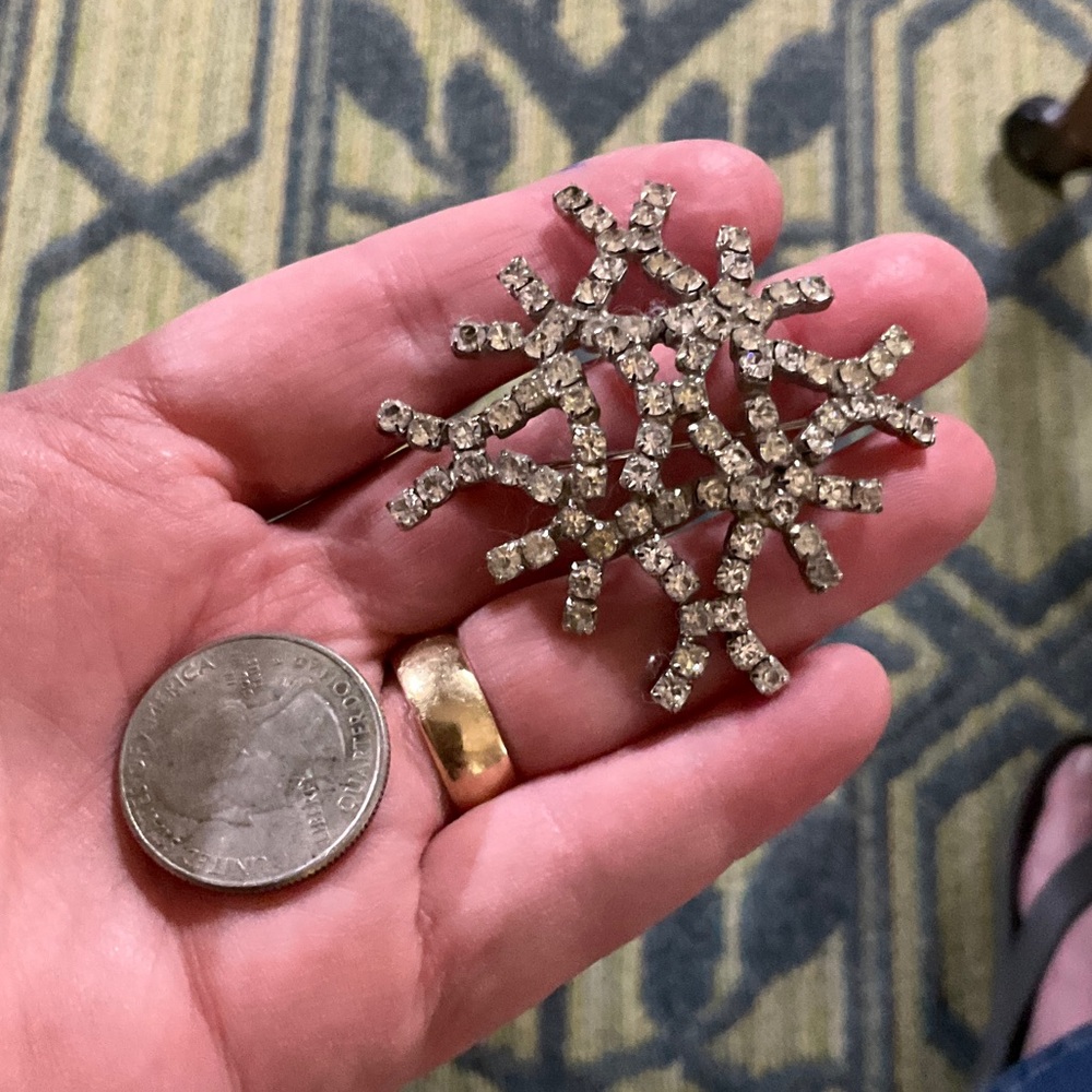 Vintage Rhinestone Brooch - Picture 5 of 6